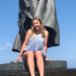 Meet your Posher, Emily